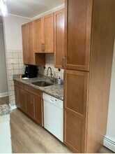 17 Balance Rock Rd, Unit 2 in Seymour, CT - Foto de edificio - Building Photo