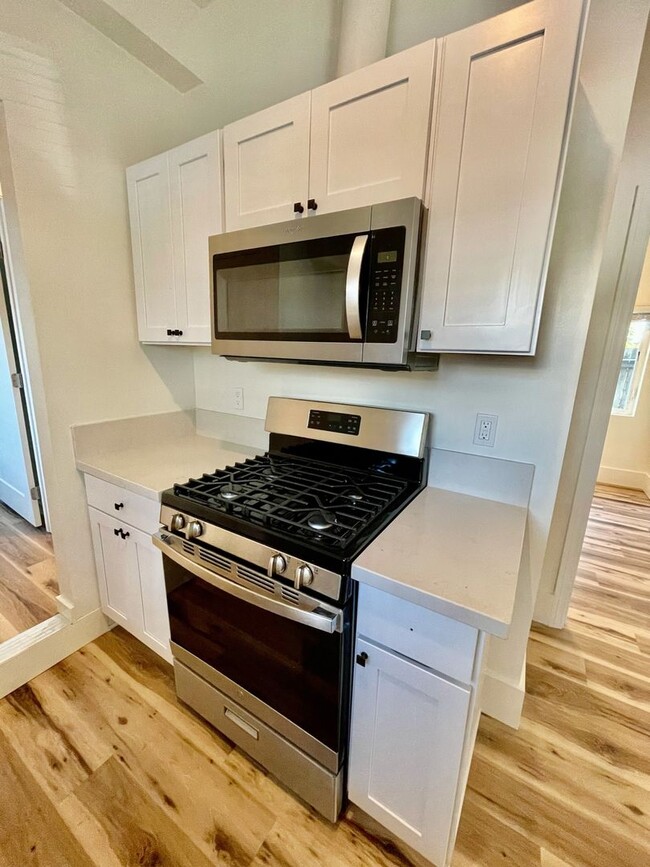 936 Camino Del Sur in Goleta, CA - Building Photo - Building Photo