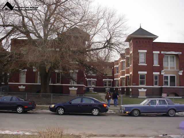 7410 Linwood Ave in Cleveland, OH - Foto de edificio