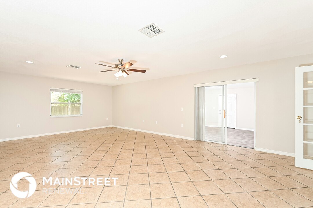 436 Pomona Dr in Apopka, FL - Foto de edificio