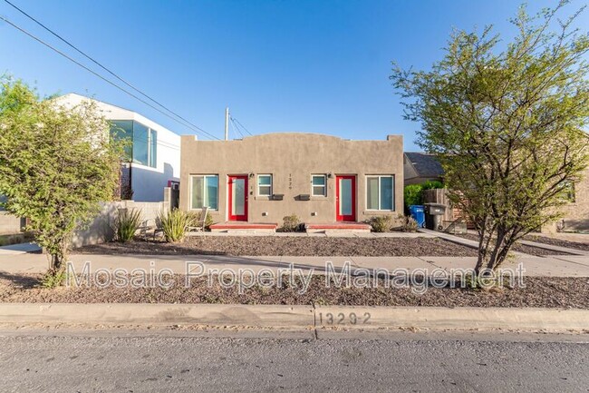 1329 E Polk St in Phoenix, AZ - Foto de edificio - Building Photo