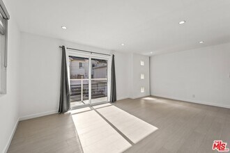 712 Pacific St, Unit 2 in Santa Monica, CA - Building Photo - Building Photo