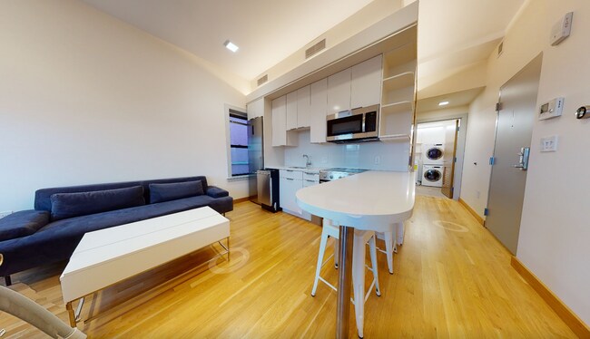 8 Story St in Cambridge, MA - Foto de edificio - Building Photo