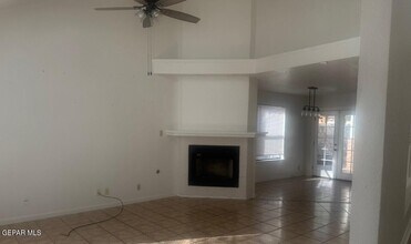 4641 Loma De Indios Ln in El Paso, TX - Building Photo - Building Photo