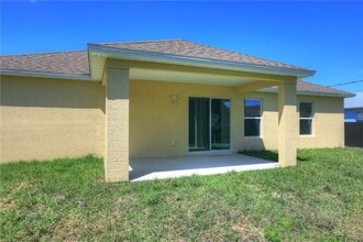 8476 104th Ave in Vero Beach, FL - Foto de edificio - Building Photo
