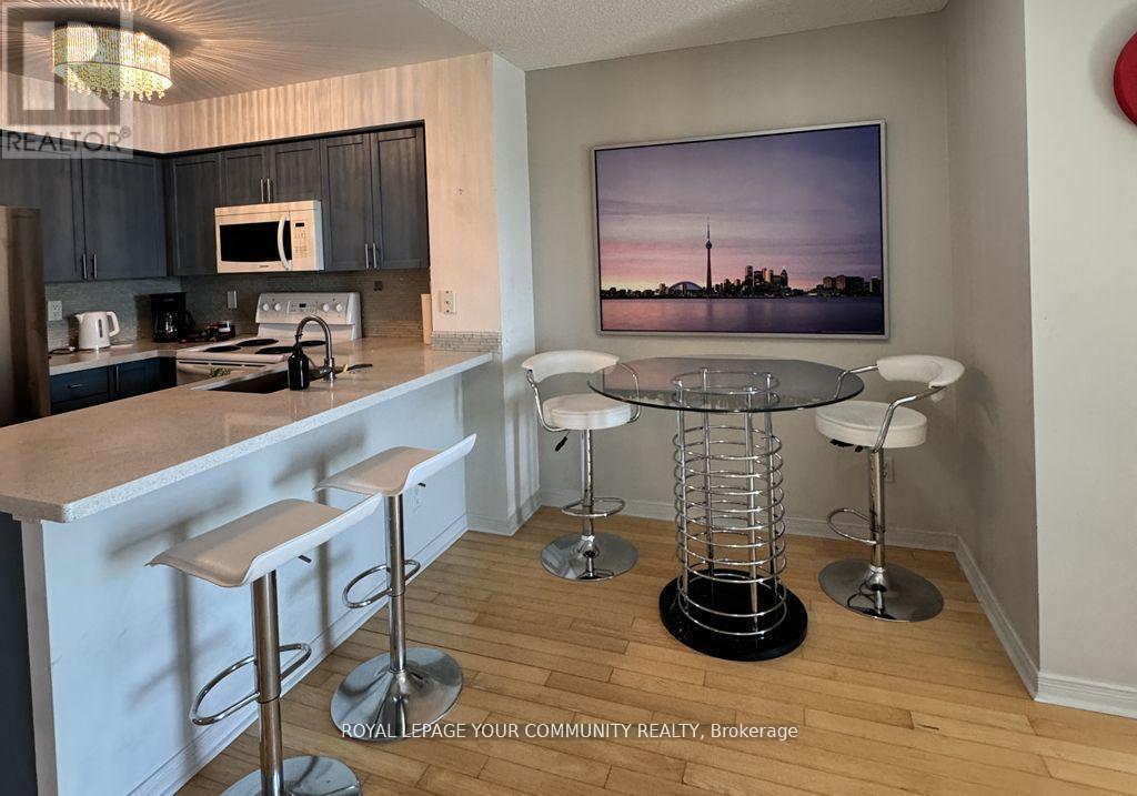 28 Harrison Garden Blvd in Toronto, ON - Building Photo