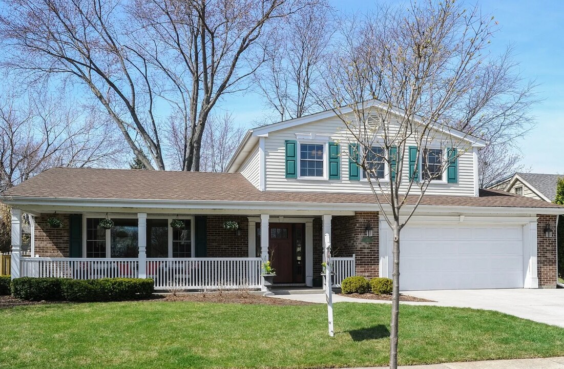 1145 Dawes St in Libertyville, IL - Building Photo