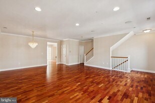 105 Captains Way in Philadelphia, PA - Building Photo