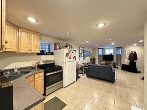 2137 N Sheffield Ave in Chicago, IL - Building Photo - Building Photo