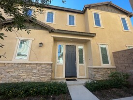 16254 Lozano St in Fontana, CA - Building Photo
