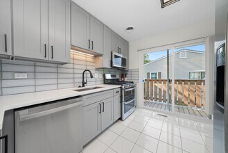 1021 Brunswick Harbor in Schaumburg, IL - Building Photo - Building Photo