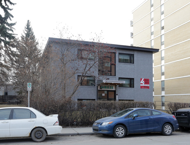 Jubilee in Calgary, AB - Building Photo - Building Photo