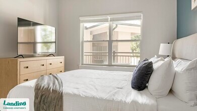 1880 Maple Dr NW, Unit 111 in Kennesaw, GA - Foto de edificio - Building Photo