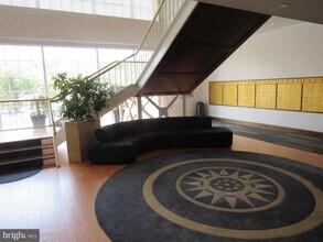 3 N Christopher Columbus Blvd in Philadelphia, PA - Foto de edificio - Building Photo