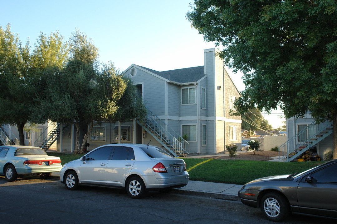 Lake Mead Villas in Las Vegas, NV - Building Photo