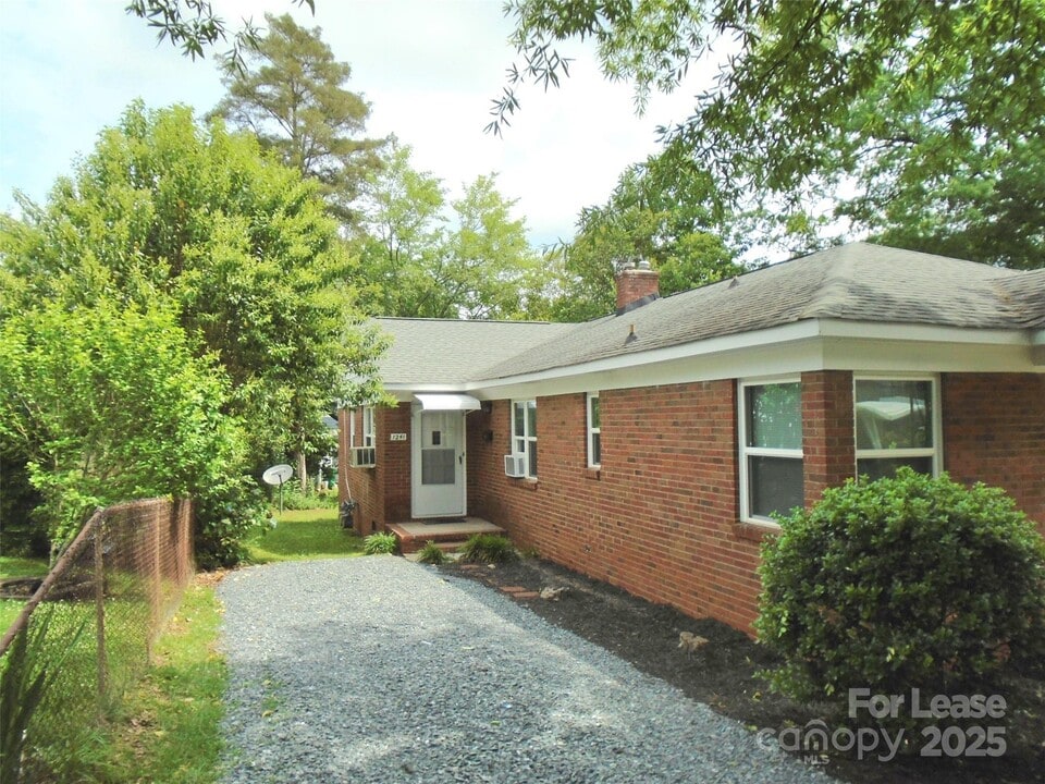 1241 Reece Rd in Charlotte, NC - Building Photo