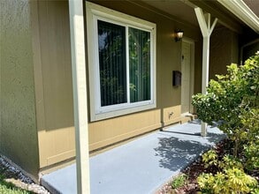 6902 San Mateo Ct in Tampa, FL - Foto de edificio - Building Photo