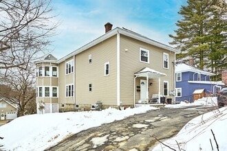 920 Pleasant St, Unit 1 in Worcester, MA - Building Photo - Building Photo