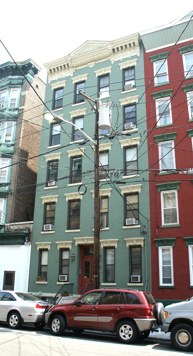 935 Park Ave in Hoboken, NJ - Building Photo - Building Photo