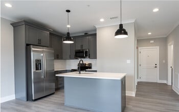 East Pointe Luxury Apartments in Roanoke, VA - Building Photo - Building Photo