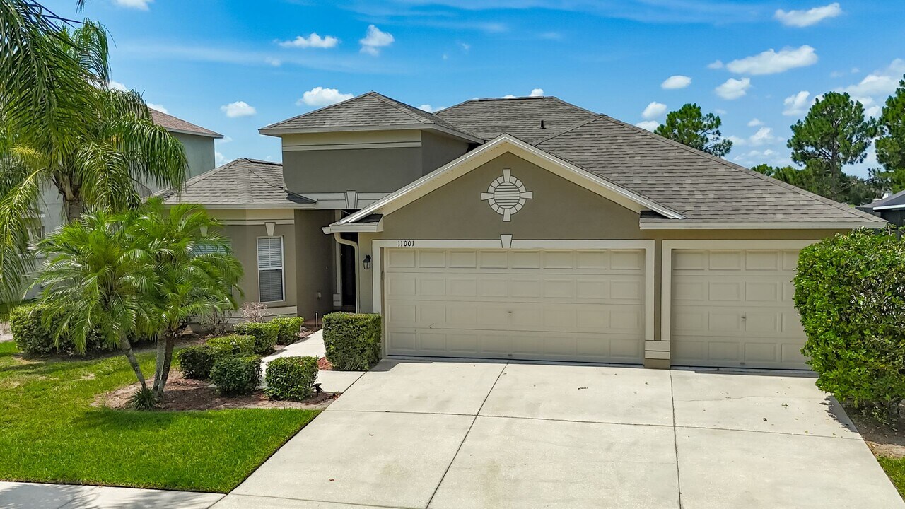 11001 Hoffner Edge Dr in Riverview, FL - Building Photo
