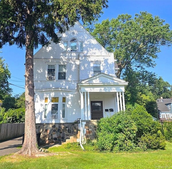 property at 178 N Broadway