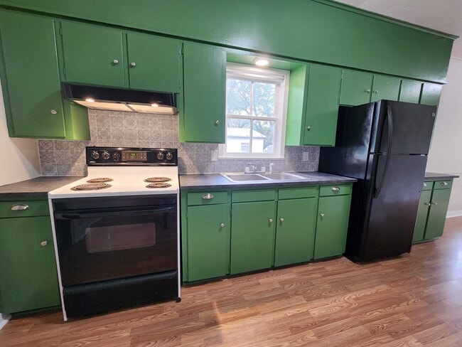 131 Anne St in Sunset, LA - Building Photo - Building Photo