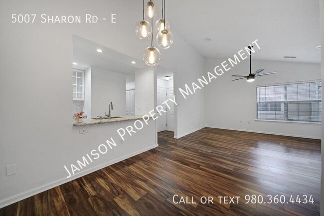 5007 Sharon Rd in Charlotte, NC - Building Photo - Building Photo