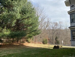 70 Skinner St-Unit -3rd floor in East Hampton, CT - Building Photo - Building Photo