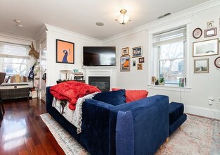 632 E Broadway, Unit 4 in Boston, MA - Building Photo - Building Photo