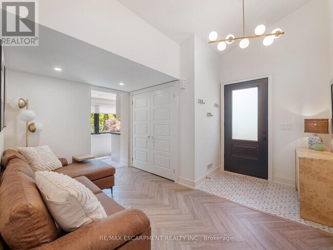 46-46 O'Hara Ave in Toronto, ON - Building Photo - Building Photo