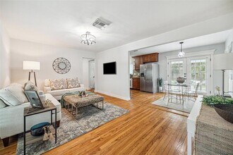 2015 Ansbury Dr in Houston, TX - Building Photo - Building Photo