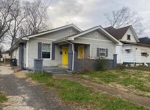 2409 E 13th St, Unit B in Chattanooga, TN - Foto de edificio - Building Photo