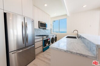 7273 Birdview Ave in Malibu, CA - Building Photo - Building Photo