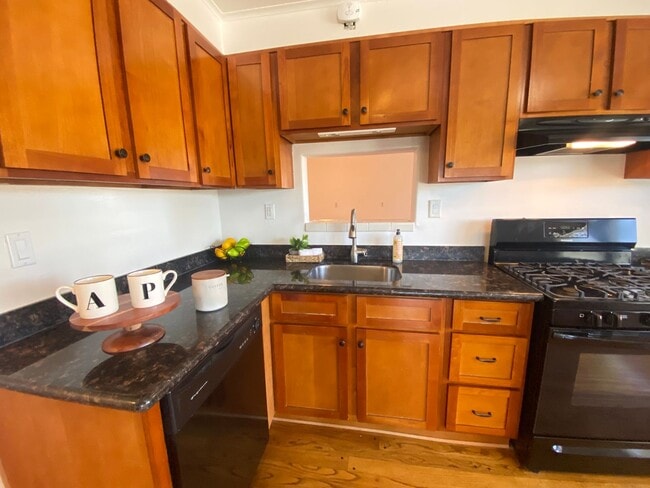 1588 Santa Rosa St in San Leandro, CA - Building Photo - Building Photo