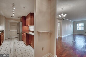 960 Fell St in Baltimore, MD - Building Photo - Building Photo