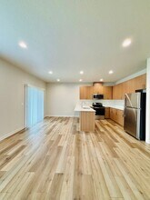 2418 Leonard Ln in Lebanon, OR - Building Photo - Building Photo