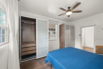 240 N York St in Houston, TX - Building Photo - Building Photo