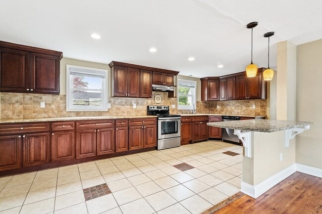 31 Wethersfield Rd in Natick, MA - Building Photo - Building Photo