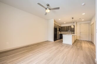 Heritage Estates at Edmonds in Lewisville, TX - Building Photo - Building Photo