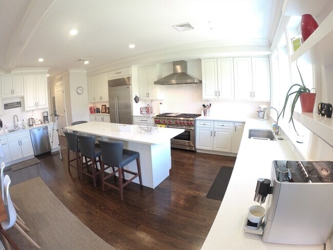 11 Alton Pl, Unit 3 in Brookline, MA - Building Photo - Building Photo