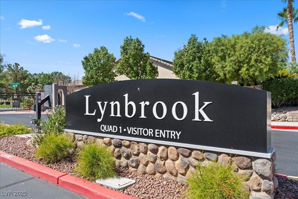 5863 Gushing Spring Ave in Las Vegas, NV - Foto de edificio