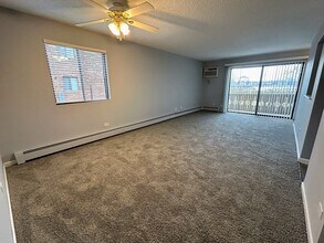 1 Parkside Ct in Vernon Hills, IL - Building Photo - Building Photo