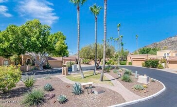 10606 North 8th St in Phoenix, AZ - Building Photo - Building Photo