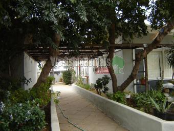2065 N Raymond Ave in Pasadena, CA - Building Photo