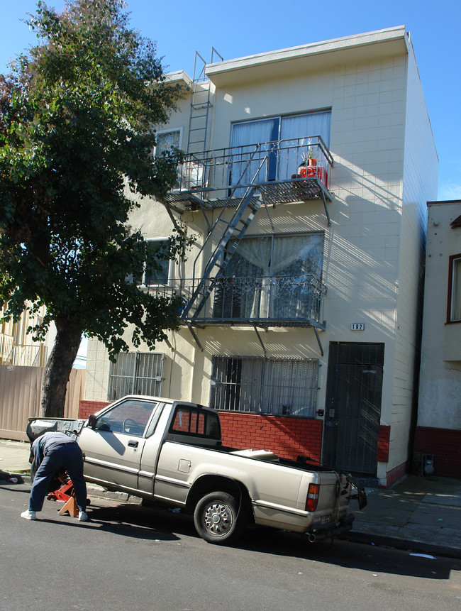 192 Santa Barbara Ave in Daly City, CA - Building Photo - Building Photo