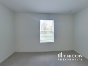 10734 Lishwood Wy in Jacksonville, FL - Building Photo - Building Photo
