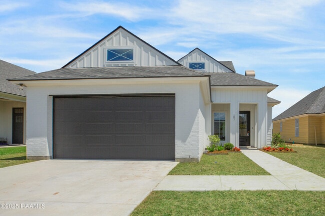 property at 102 Alexander Palm Ave