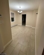 169 Walnut St, Unit 2 in Bloomfield, NJ - Foto de edificio - Building Photo