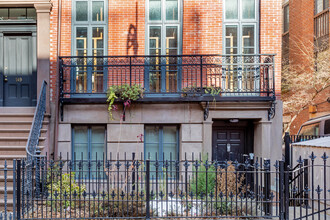 147 W 13th St in New York, NY - Foto de edificio - Building Photo